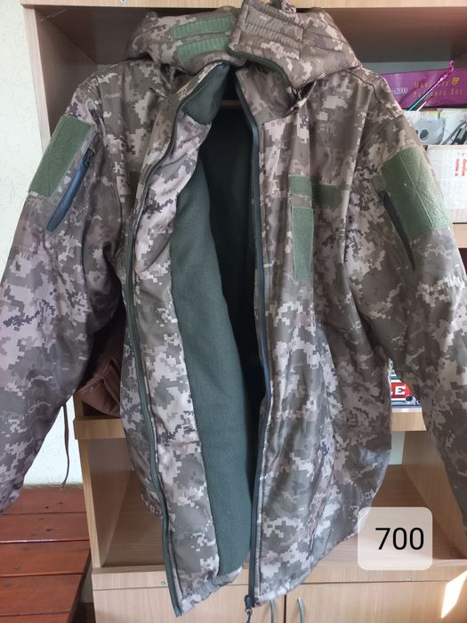 Продаю нову зимову куртку на флісі