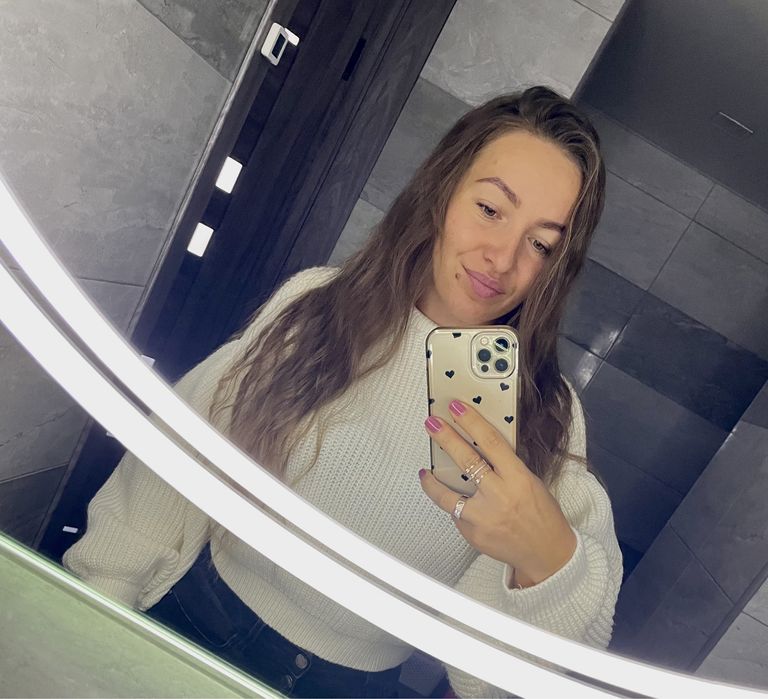 Розмір 42-44, ціна 300 грн, на шортах замок! На спині поясок!