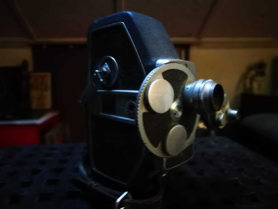Bell & Howell 240 16mm Antigo
Coleção