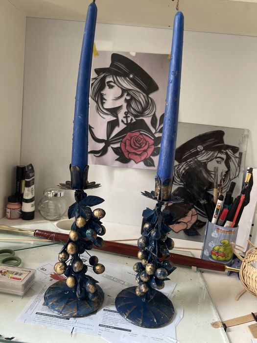 Castiçais com velas novos