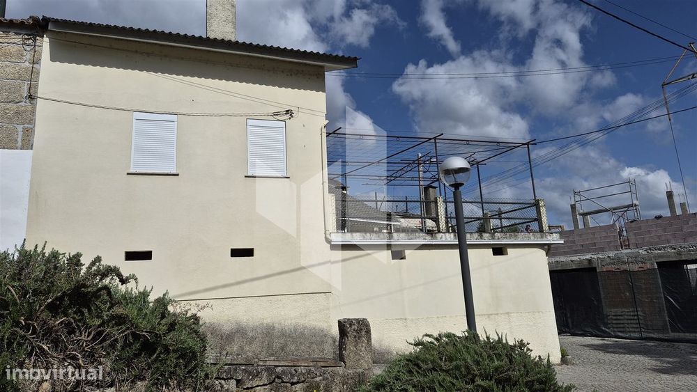 Moradia T4+1 Venda em Vilar de Besteiros e Mosteiro de Fráguas,Tondela
