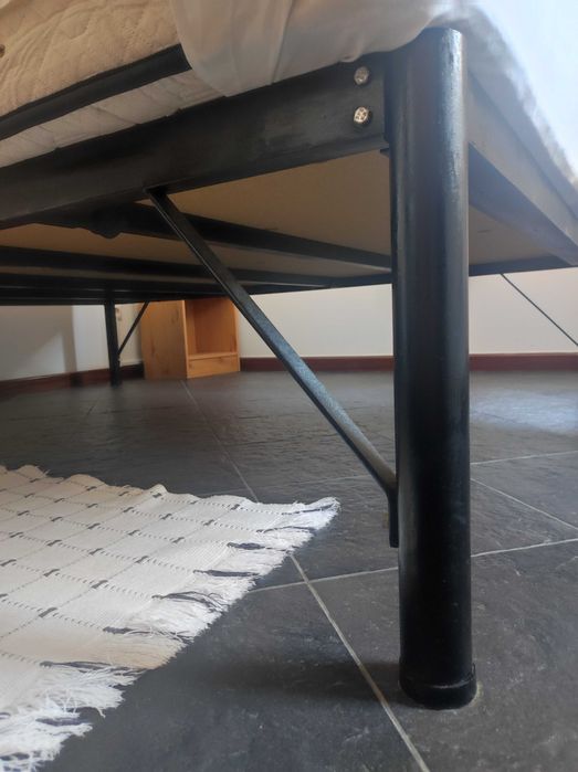 Cama em ferro - estilo antigo