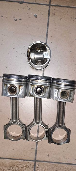 Шатун з поршнем 085209 Opel movano renault master 2.3 dci g9t