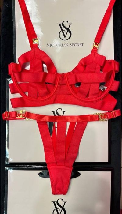 Новый бандажный комплект  белья