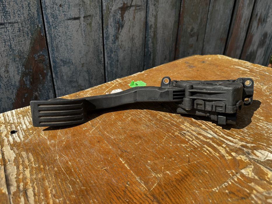 Педаль газа акселератор Ford Focus mk2