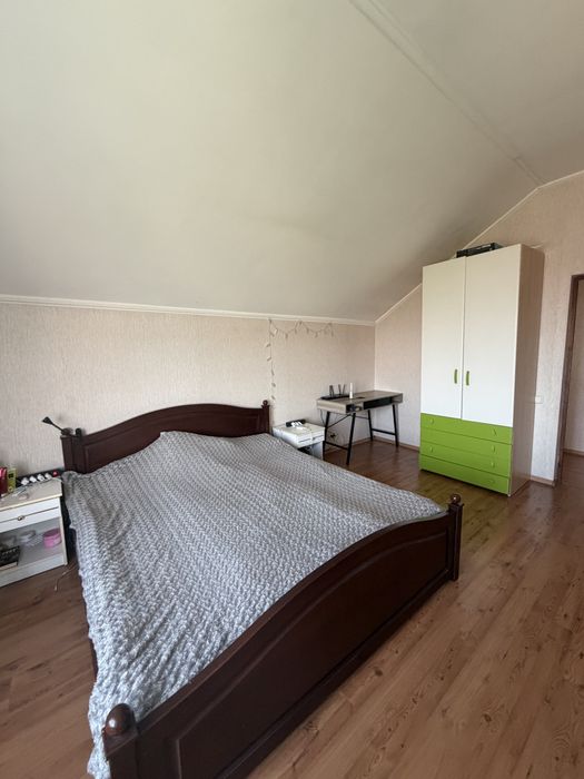 Продаж 4-к кв 150 м2 село Вишеньки   КМ Золоче Набережна буд.7
