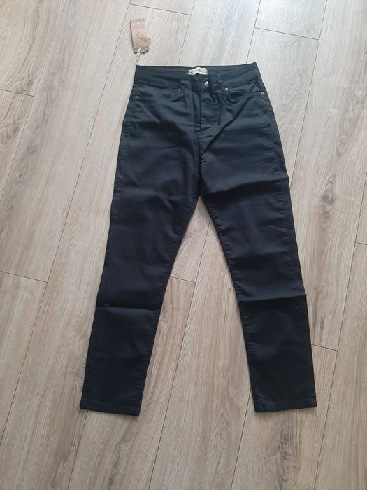 Klasyczne czarne spodnie Plus Size 42