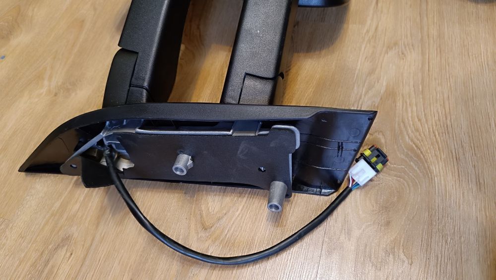 Ліве зеркало на Iveco від 2014-