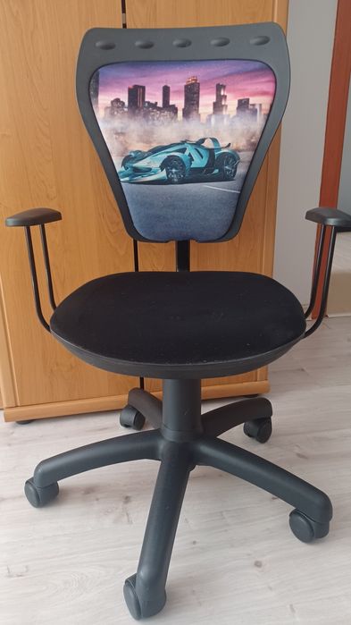 Krzesełko biurowe młodzieżowe