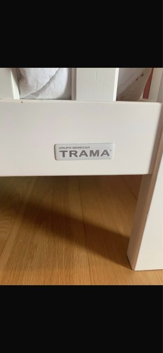 Cama de grades Trama