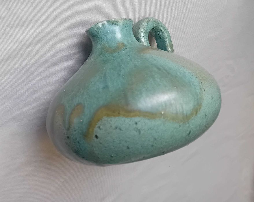 Ceramiczny świecznik w formie dzbanka, ceramika artystyczna, 1986 r. Sygnowany.