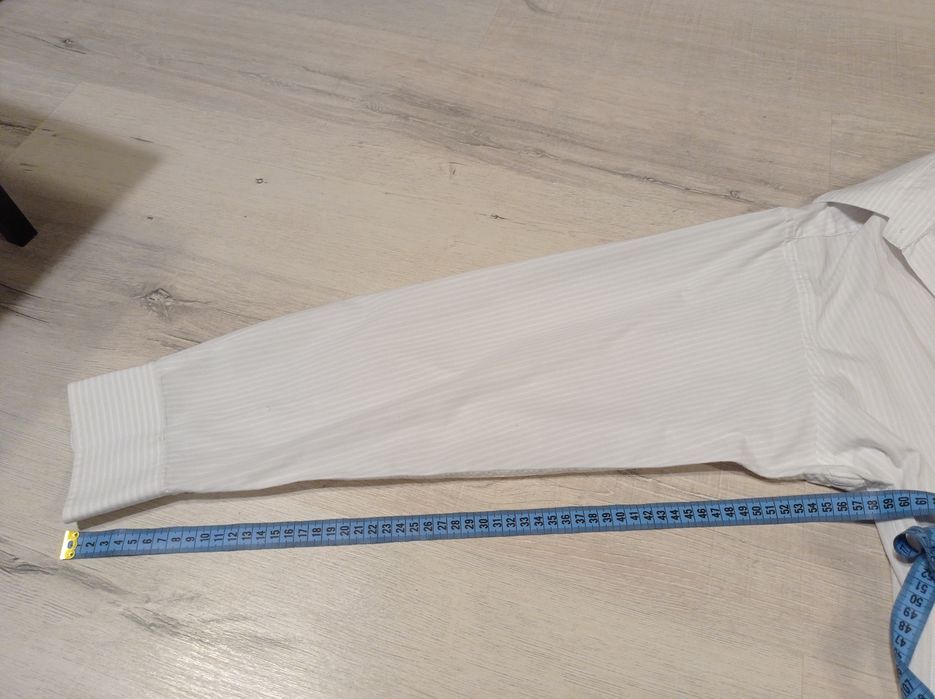 Biała koszula męska