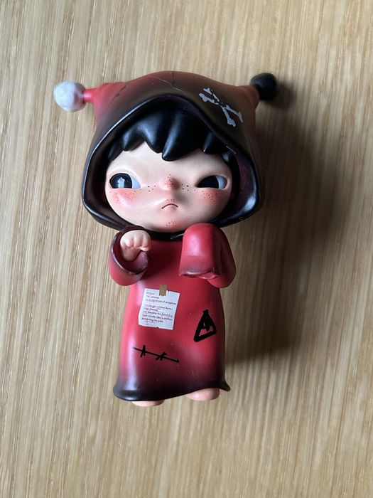 Pop Mart Hirono Echo Hiding Behind You