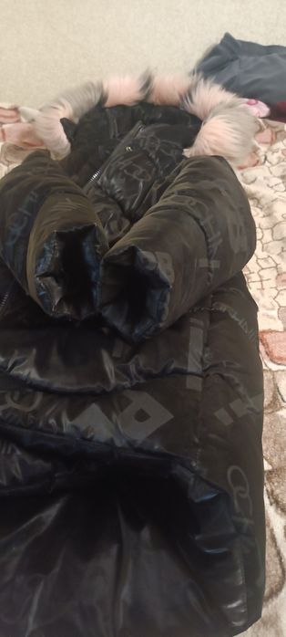 Продам куртку, пуховик на дівчинку
