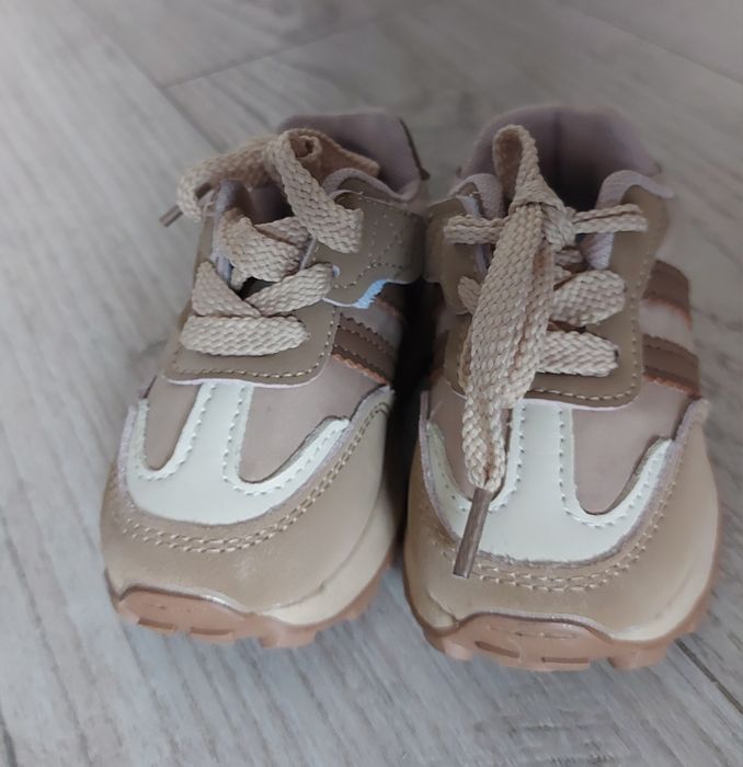 Кросівки дитячі модні