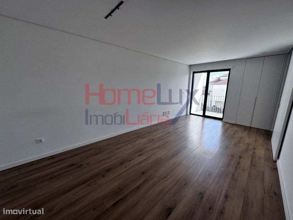 T2 no Centro de Tondela - Nascente com Garagem e Arrumo