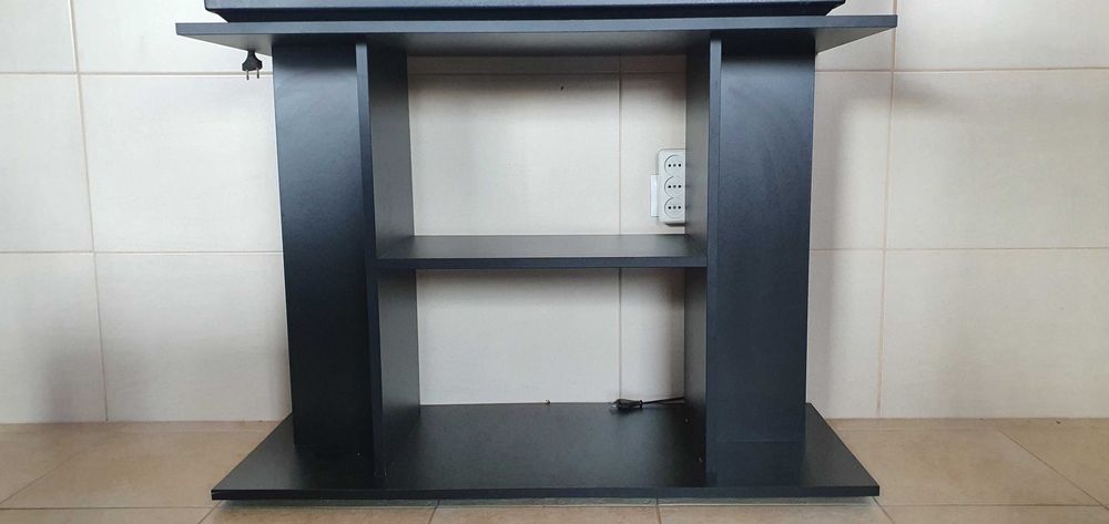 Cômoda Moderna e Prática à Venda - Oportunidade Única!