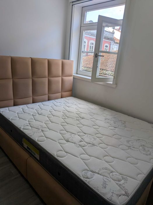 Cama e colchão para vendar