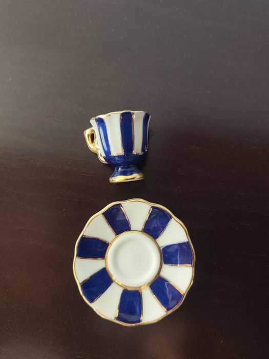 Chávena de porcelana pintada à mão - Coleção