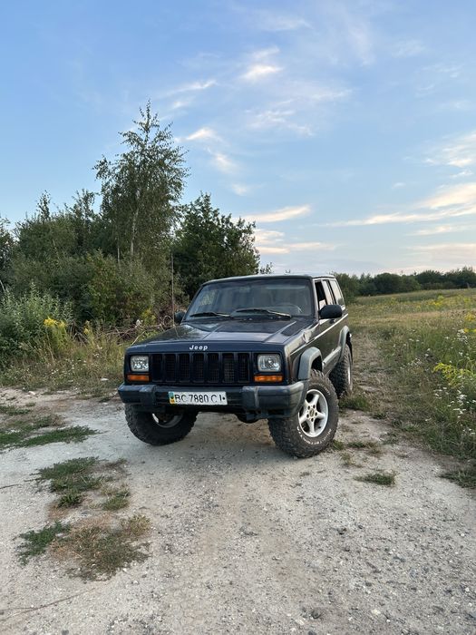 Продам jeep cherokee XJ