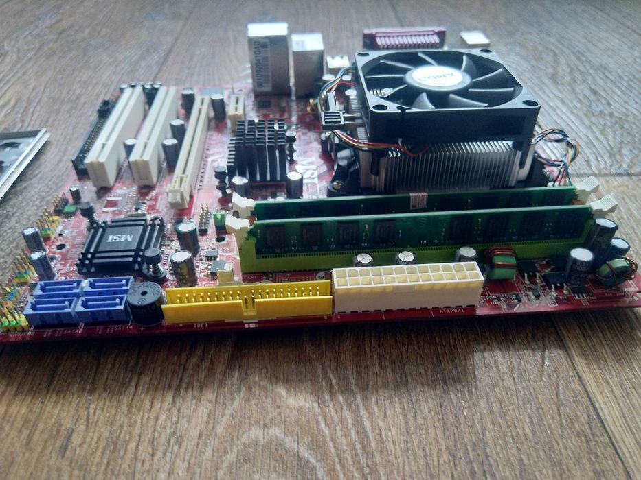 MSI K9A2GM-F V3(AM2+ AMD 740G)+Phenom X3 8450(Box) +DDR2 3GB