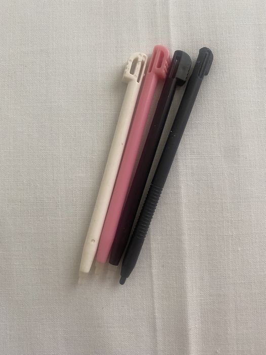 Nintendo DS Stylus and Screen Cleaner64751899444482121