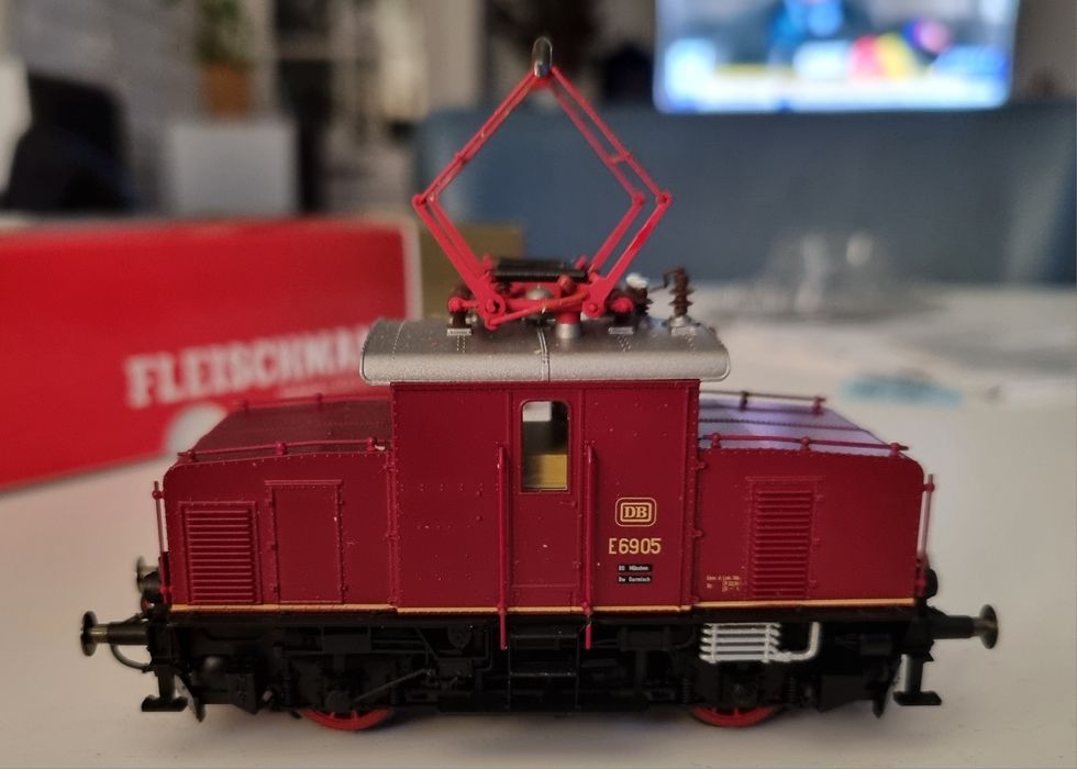 Elektrowóz E 69 05 DB fleischmann