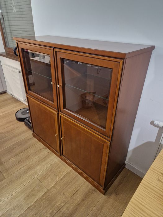 Meble do salonu: kredens i szafka