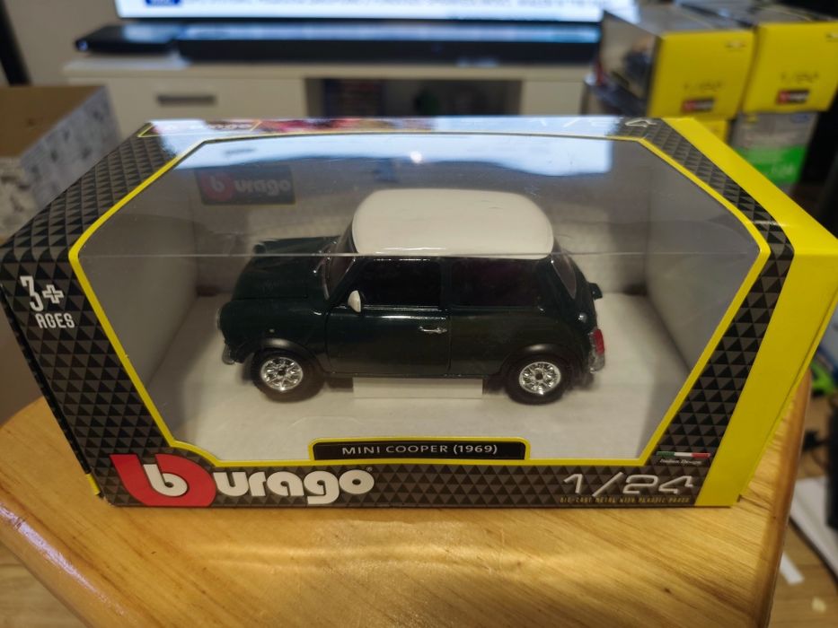 Model Mini Cooper S 1969 Bburago w skali 1:24