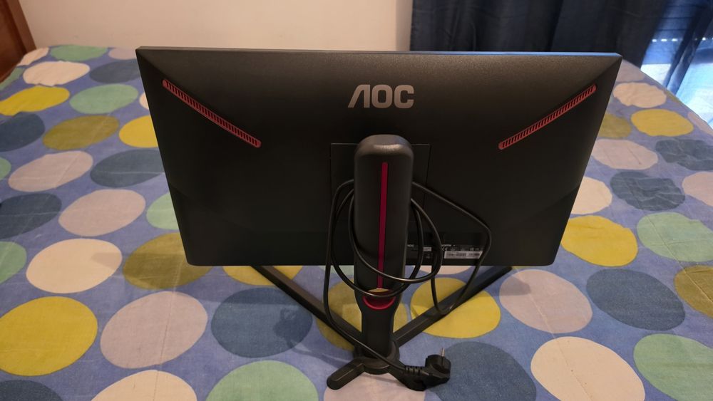 Monitor AOC  24"