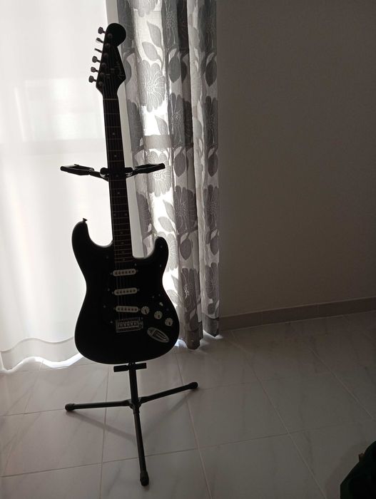 Suporte de 3 guitarras,  Como Novo