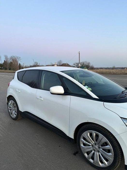 Продам автомобіль Рено сценік 4