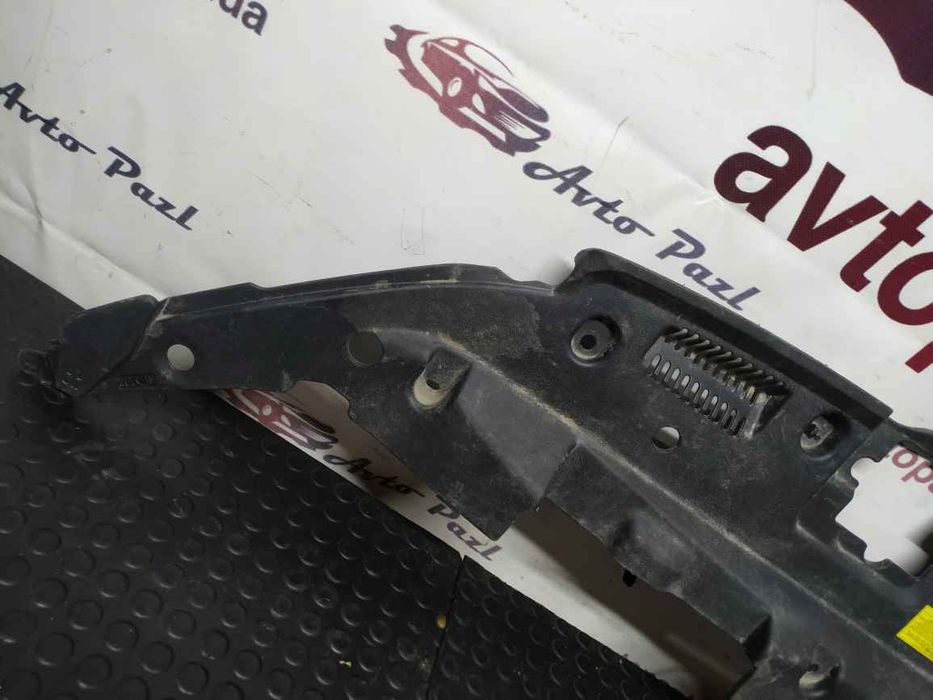 Toyota Highlander 14- кожух замка капота ZP2267 532950E070