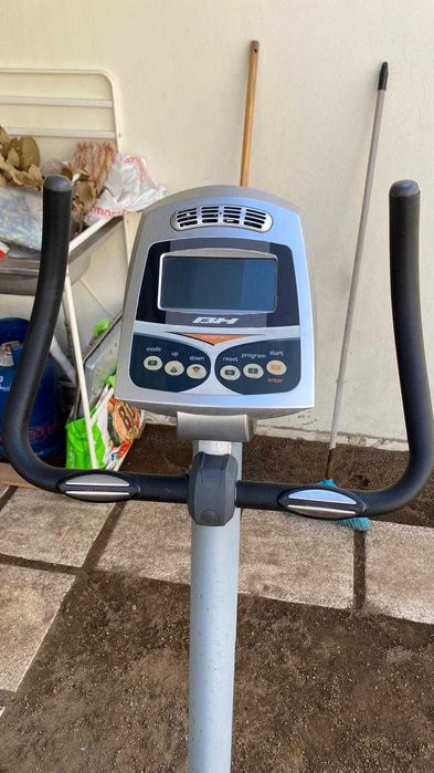 Bicicleta estática BH Fitness
