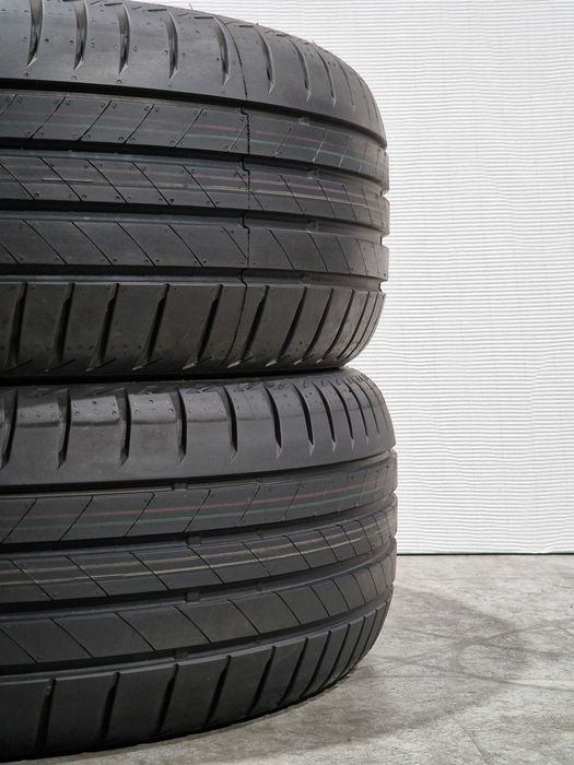 [Como Novos] 2 Pneus 235/50R19 BRIDGESTONE