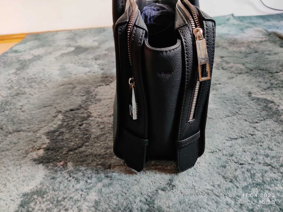 Klasyczna, skórzana torba na laptopa marki Gino Rossi