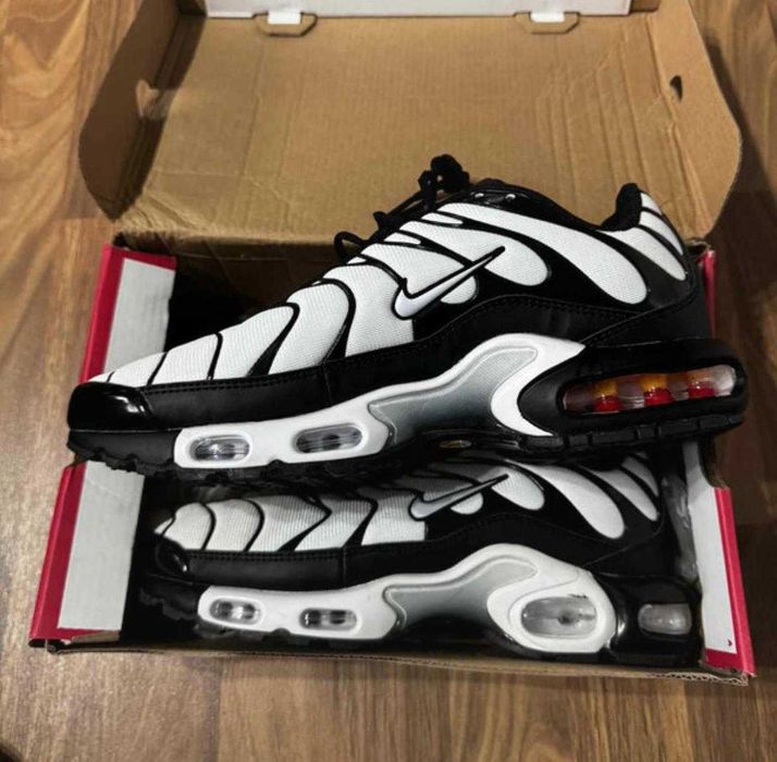 AIR MAX PLUS czarno biale nowe buty meskie TN