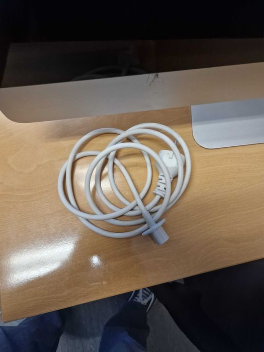 iMac (27 polegadas, meados de 2011) Não liga