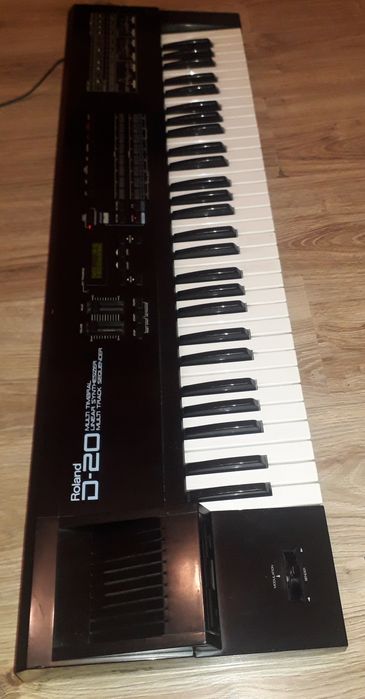 Syntezator Roland D-20 , sprawny + 2x karta.