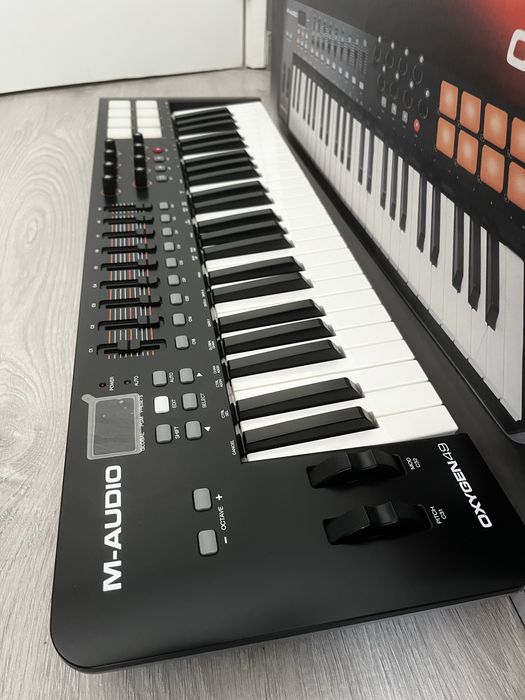 M-Audio Oxygen 49 - MIDI Keyboard Controller