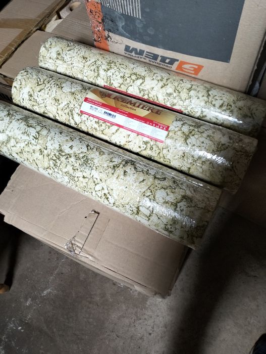 Продам обои дешево.