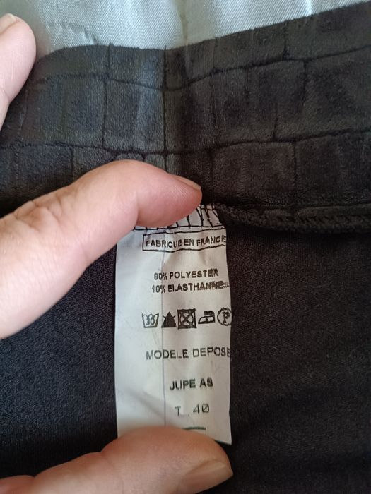L/40 M/38 Spódnica wężowa ze złotym połyskiem