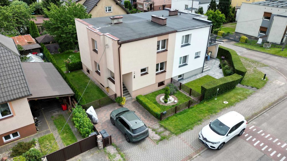 Sprzedam dom w zabudowie bliźniaczej w Złotowie wraz z wyposażeniem.