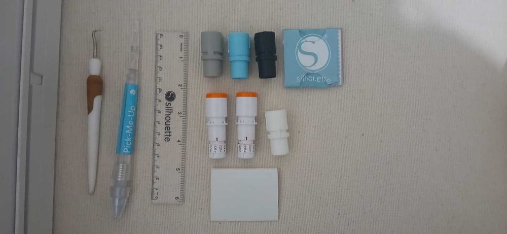 Silhouette Cameo 4 Plus - Com peças adicionais