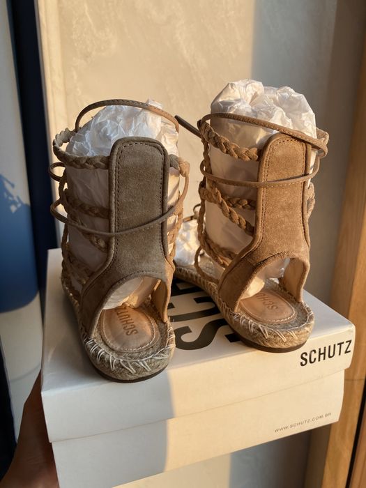 Nowe oryg sandały espadryle rzymianki skórzane firmy Schutz 39 nude