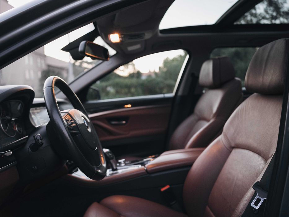 Продам власну BMW 5 Series 218 к.с універсал, топ комплектація