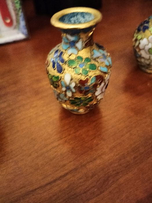Jarras em miniatura em esmalte closonne chinês