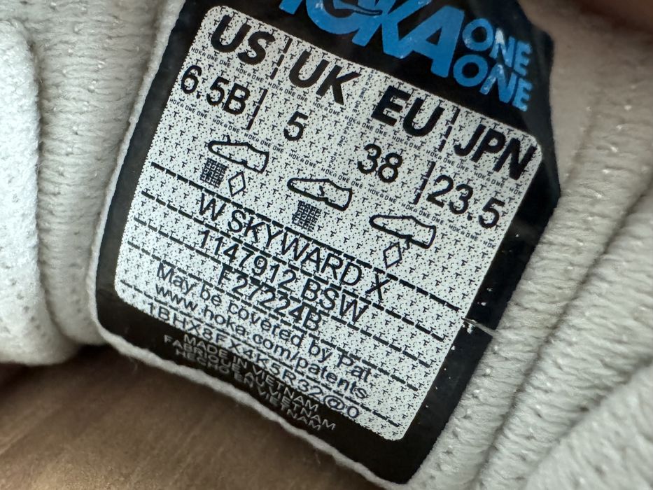 Оригінал Розмір 38 Кросівки Hoka One One Skyward X Взуття