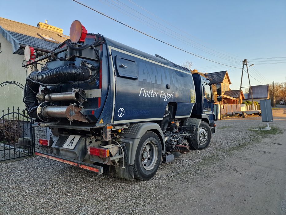 Mercedes Benz, zamiatarka 123 900 brutto