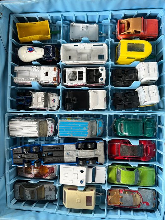 Walizki Matchbox kolekcjonerskie plus modele